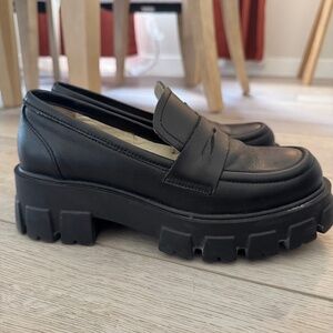 Women’s Leather Loafer size 7